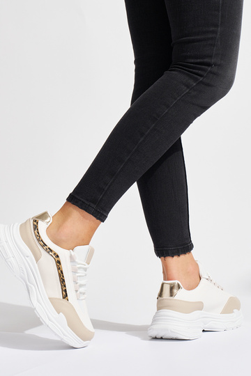 Chaussures modèle Sneakers... 2