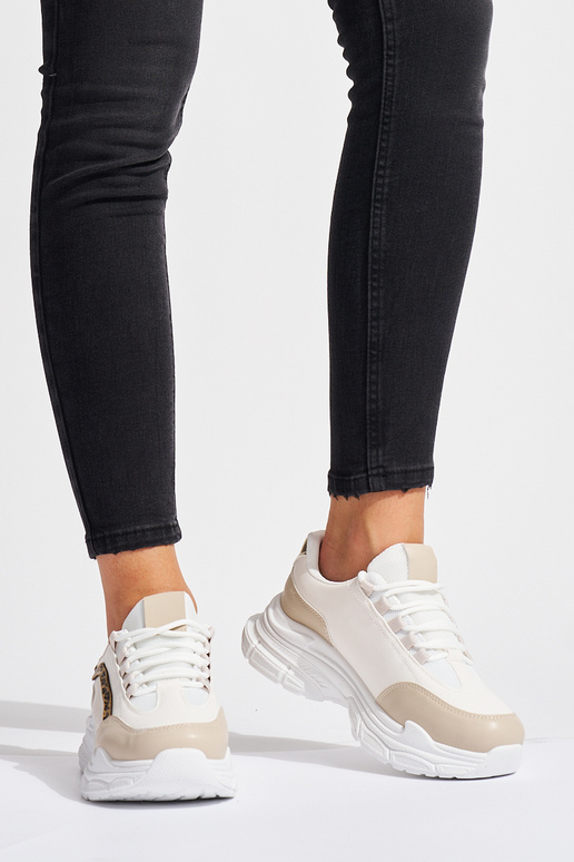 Chaussures modèle Sneakers pour... Chaussures modèle Sneakers pour...