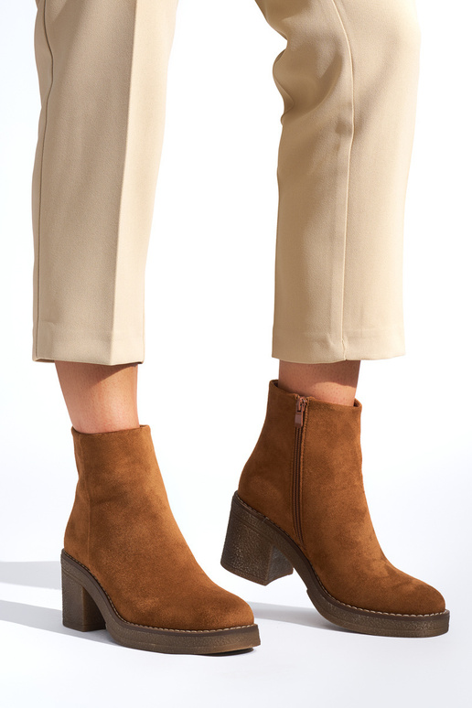 chaussures pour femmes marron sur le... chaussures pour femmes marron sur le...