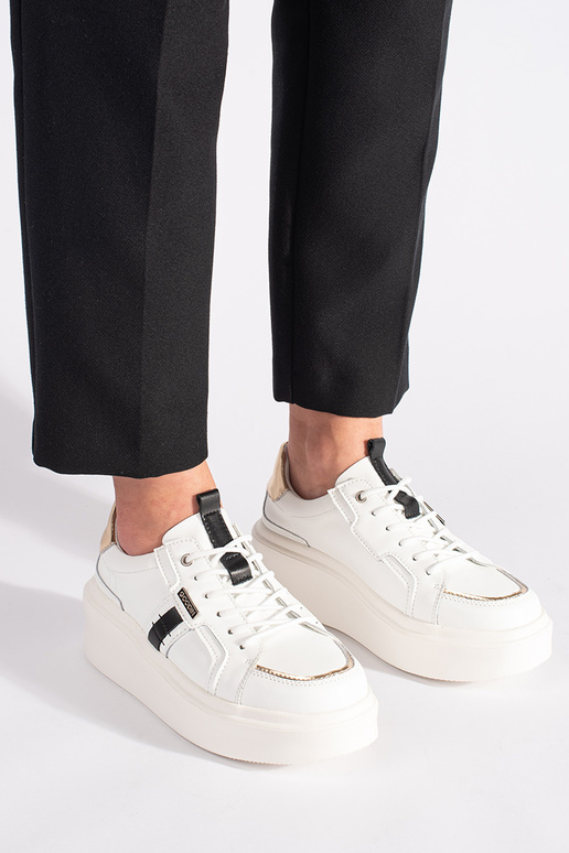 Chaussures modèle Sneakers en cuir...