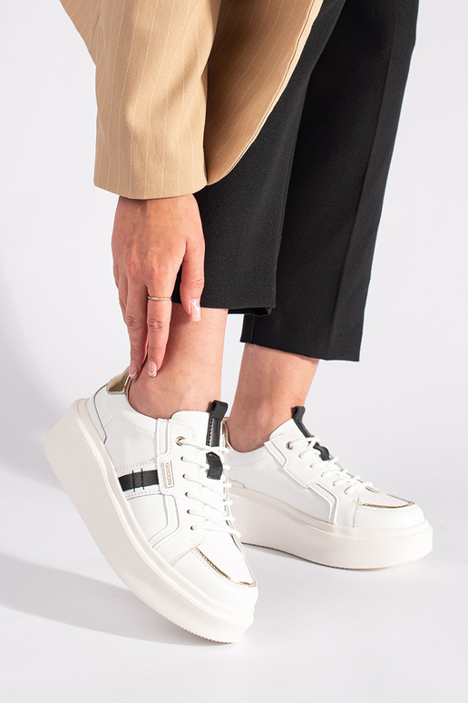 Chaussures modèle Sneakers en cuir...