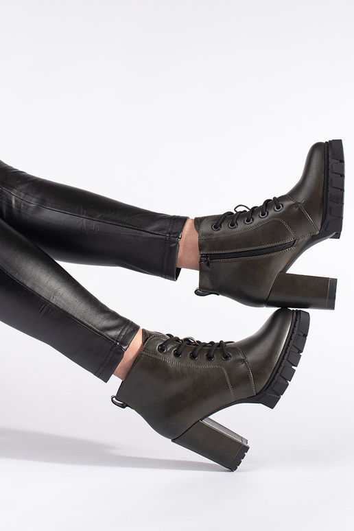 chaussures pour femmes kaki sur un...