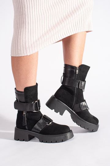 couleur noire en daim... 2