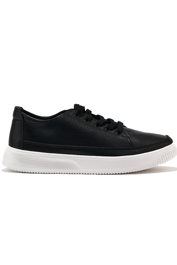 Chaussures en cuir ajouré...