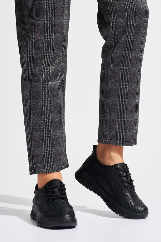 chaussures en cuir avec éléments... chaussures en cuir avec éléments...