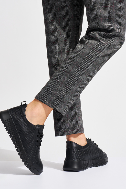 chaussures en cuir avec éléments... chaussures en cuir avec éléments...