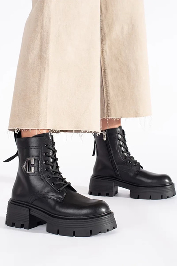 Peau couleur noire... 2