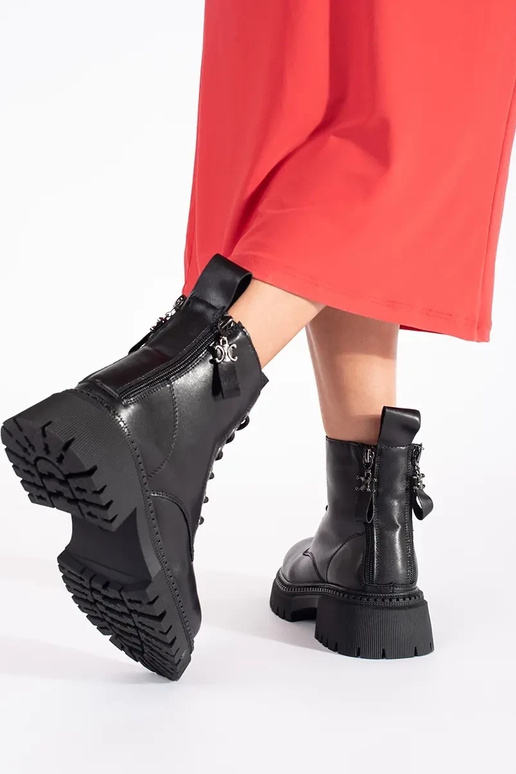 Peau couleur noire attaché Chaussures...