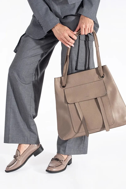 avec effet vernis beige mocassins... avec effet vernis beige mocassins...