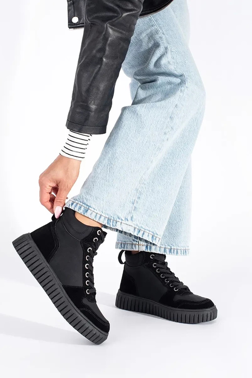 couleur noire chaussures en cuir...