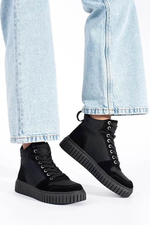 couleur noire chaussures en cuir...