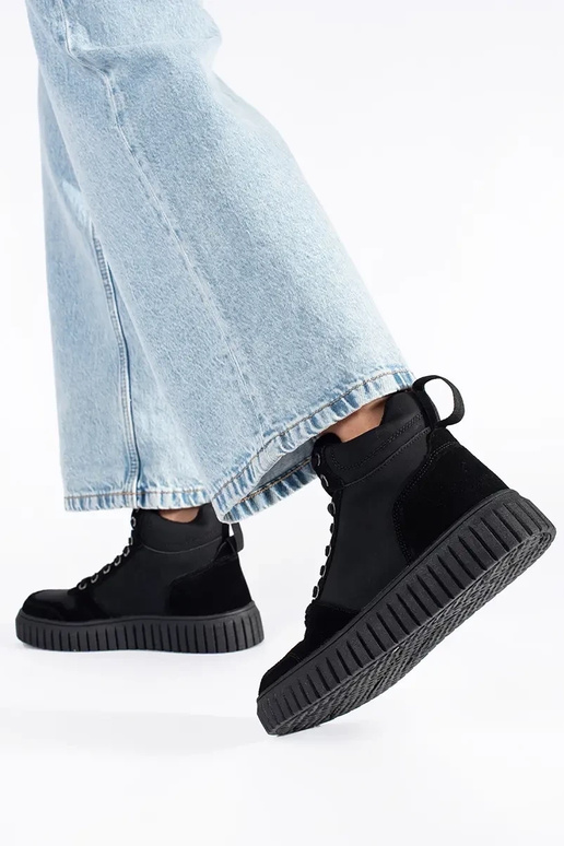 couleur noire chaussures en cuir...