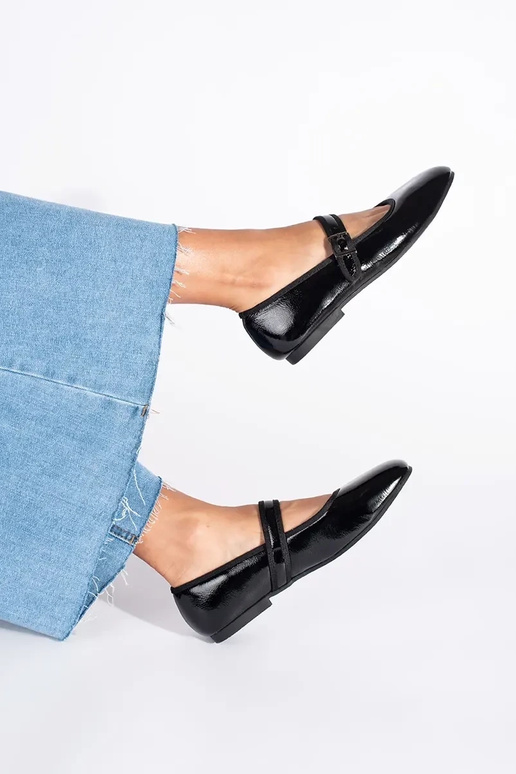 couleur noire laqué ballerines couleur noire laqué ballerines