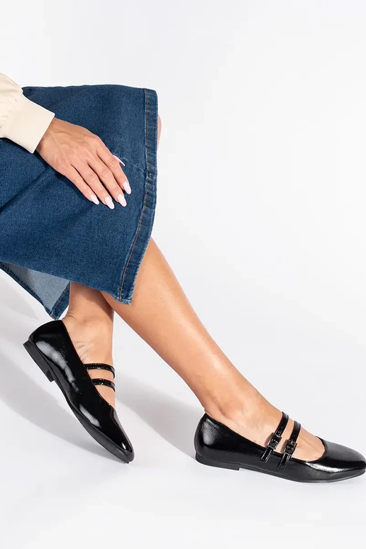 couleur noire laqué ballerines avec... couleur noire laqué ballerines avec...