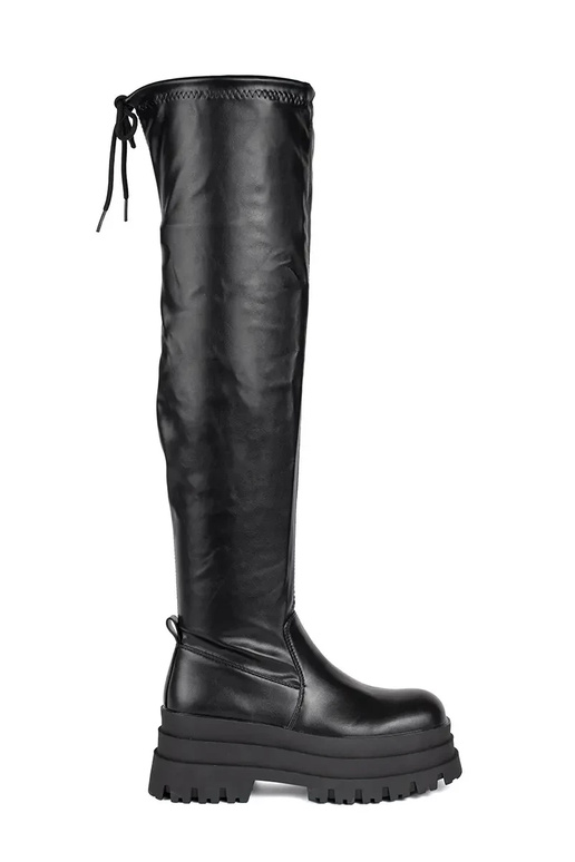 couleur noire mousquetaires avec une... couleur noire mousquetaires avec une...