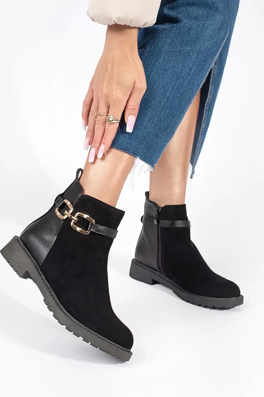 Chaussures noires pour femmes avec... Chaussures noires pour femmes avec...