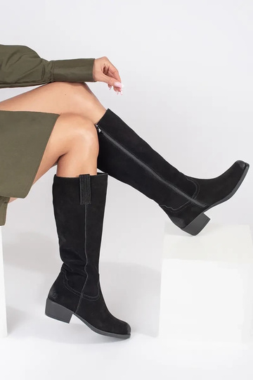 Bottes longues en cuir noir... 2