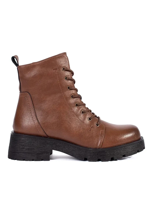 Chaussures marron à semelle épaisse... Chaussures marron à semelle épaisse...