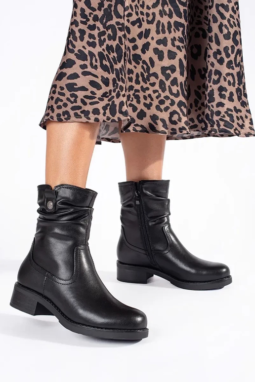 chaussures femme isolées en cuir noir... chaussures femme isolées en cuir noir...