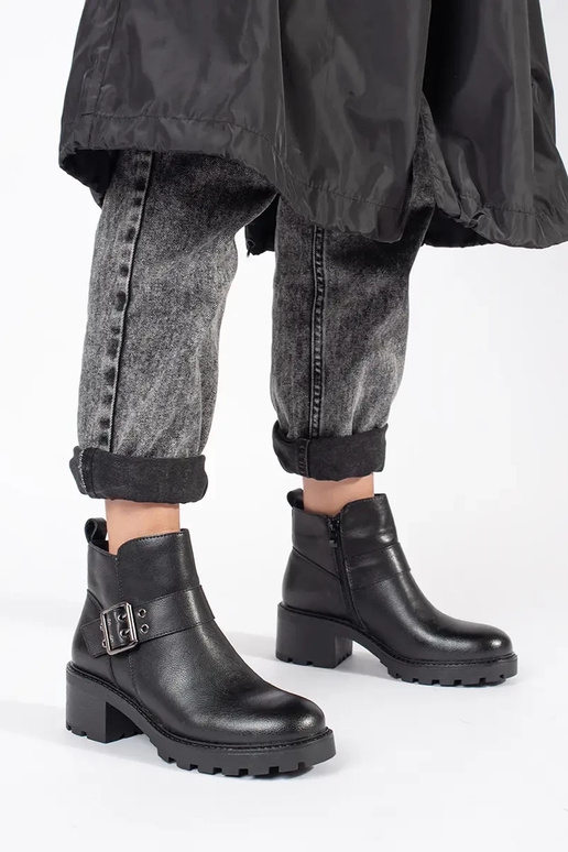 Chaussures pour femmes en cuir noir... Chaussures pour femmes en cuir noir...