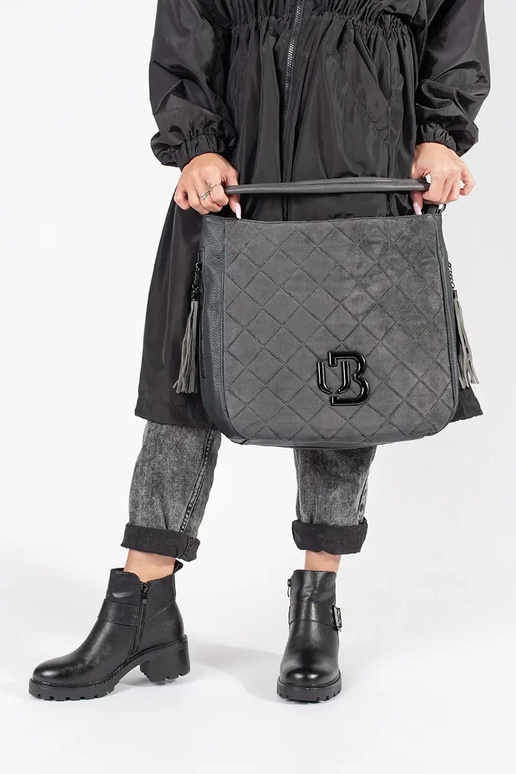 Chaussures pour femmes en cuir noir... Chaussures pour femmes en cuir noir...