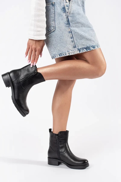 Bottes en cuir noir Sergio Leone pour... Bottes en cuir noir Sergio Leone pour...