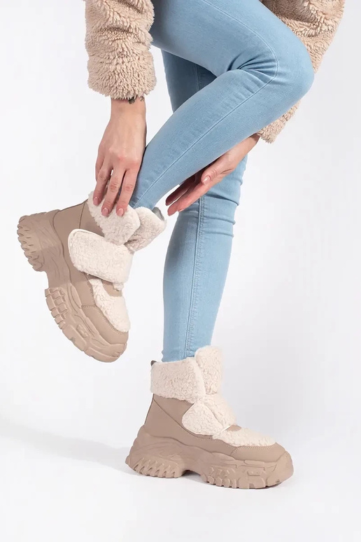 beige Bottes de neige avec une... beige Bottes de neige avec une...