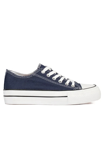 chaussures à lacets...