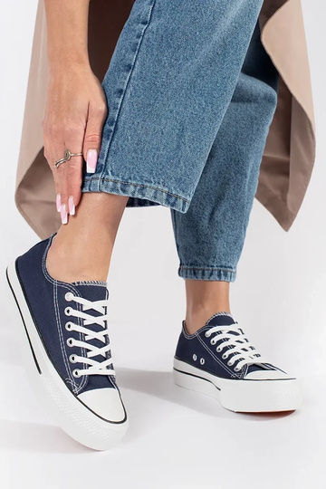 chaussures à lacets... 2