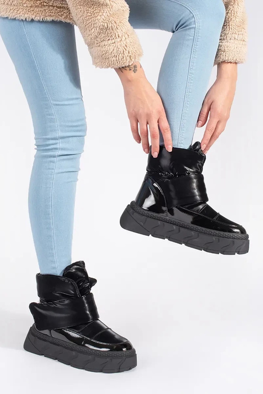 couleur noire isoler Bottes de neige... couleur noire isoler Bottes de neige...