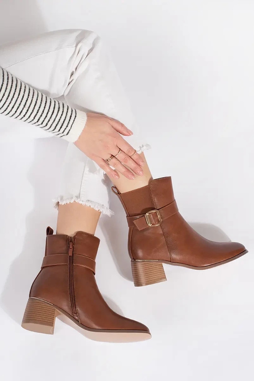 marron Chaussures de femme sur le...
