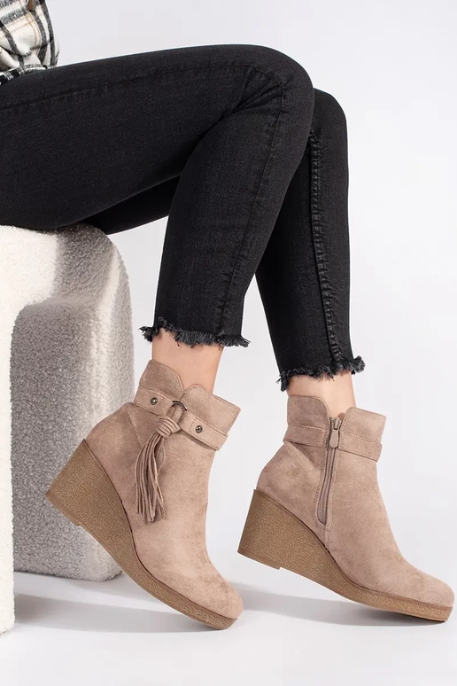 en daim beige Chaussures de femme sur...