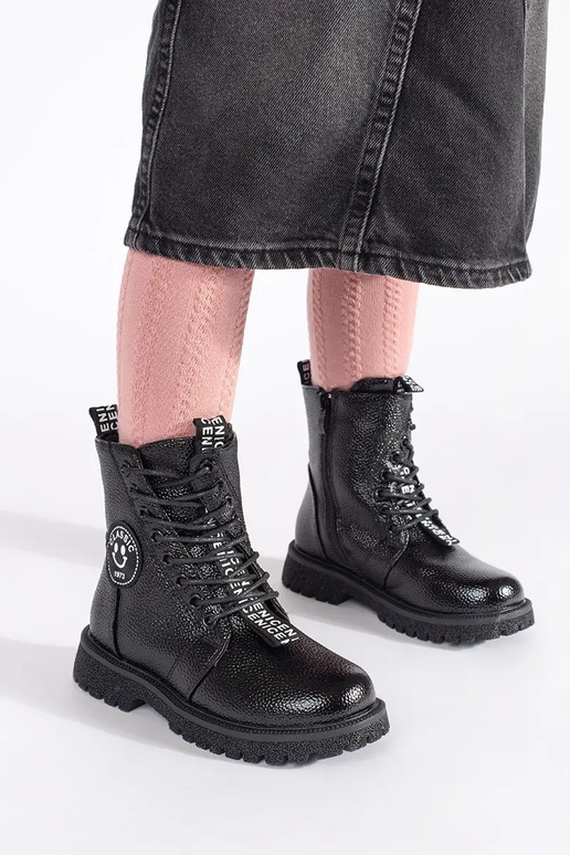 couleur noire lacé chaussures isoler...