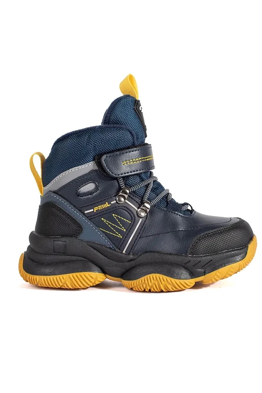 Grand isoler trzeÀiki de garçon