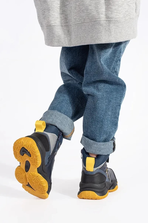 Grand isoler trzeÀiki de garçon