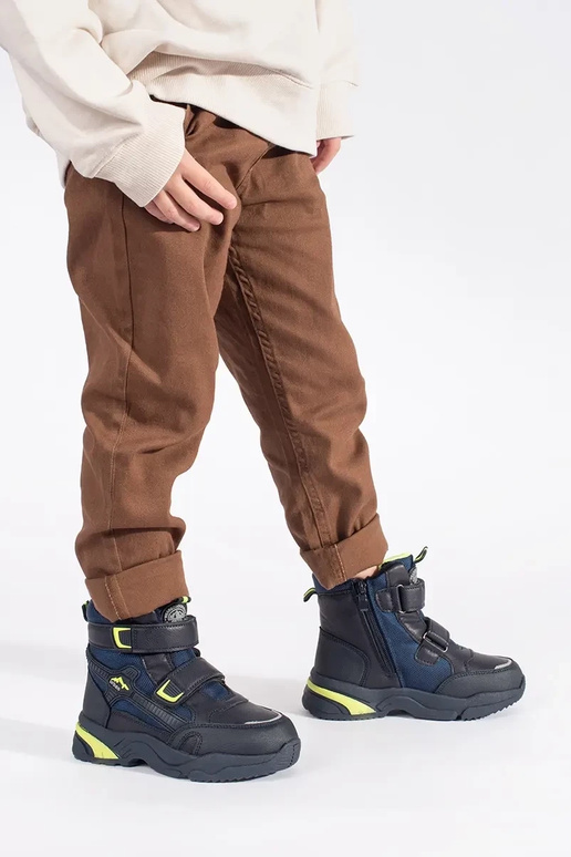 bleu foncé isoler trzeÀiki de garçon bleu foncé isoler trzeÀiki de garçon