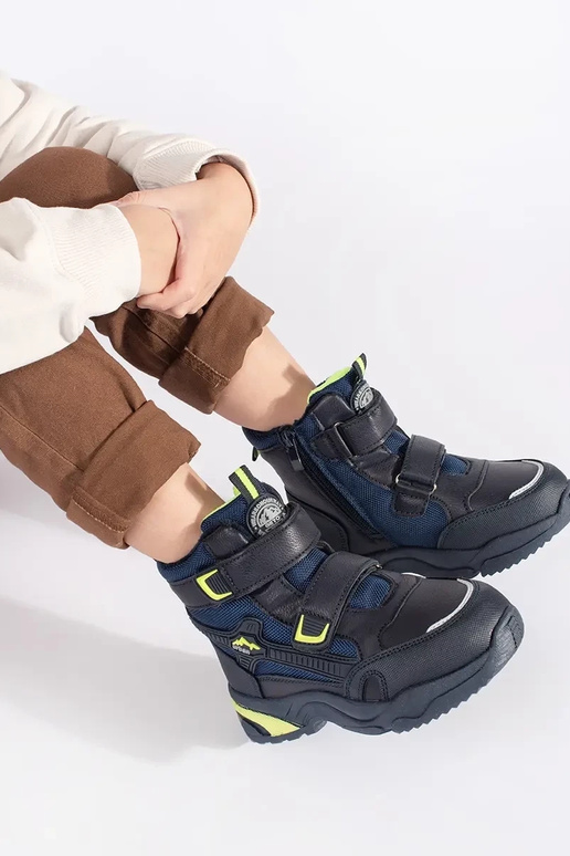 bleu foncé isoler trzeÀiki de garçon bleu foncé isoler trzeÀiki de garçon