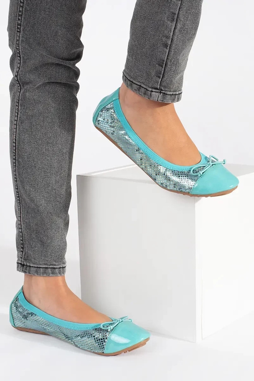 Ballerines bleues avec nœud