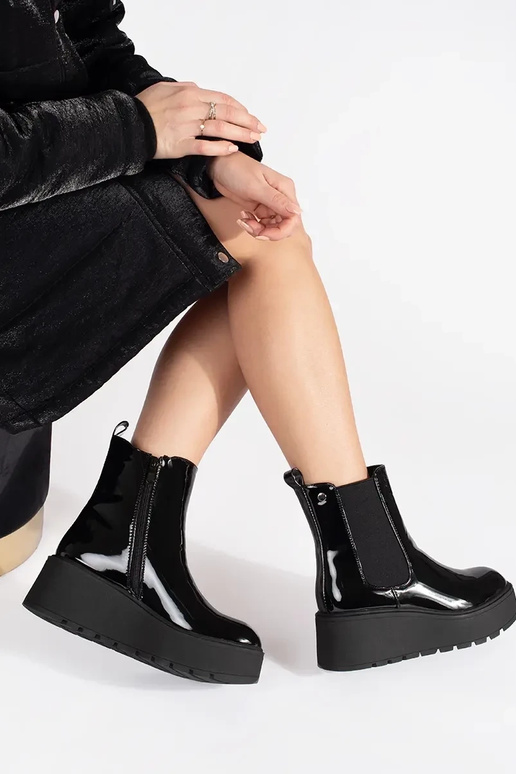 couleur noire laqué Chaussures de... couleur noire laqué Chaussures de...