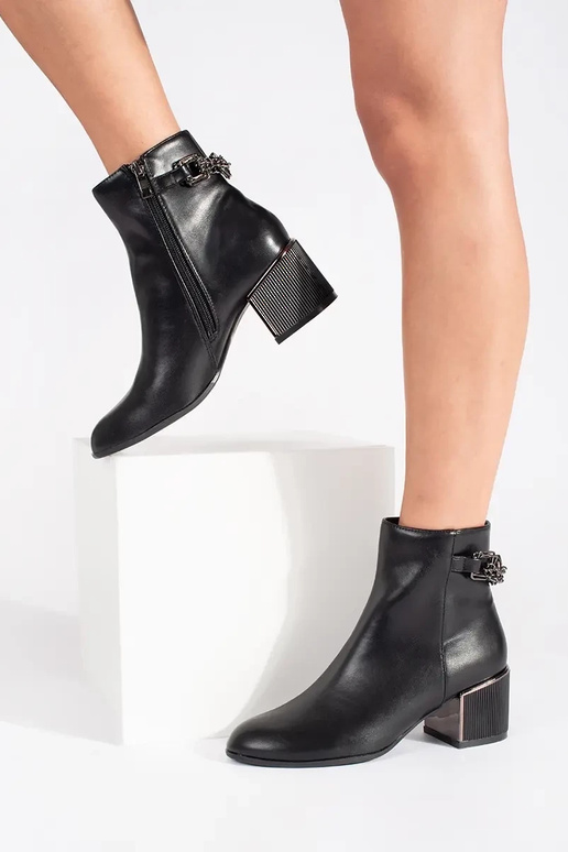 Chaussures pour femmes noires sur un...