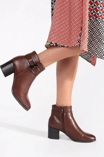 Bottes couleur marron... 2