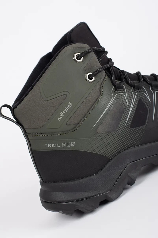 Bottes de randonnée hautes noires et...