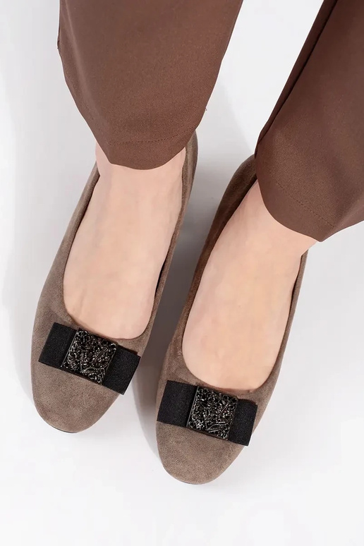 Chaussures à talons sable avec ruban