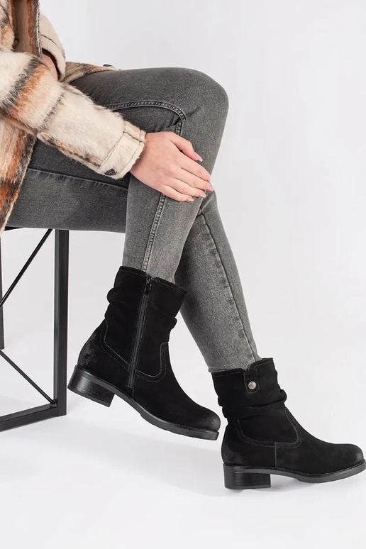 Bottines Noires En Cuir Avec Tige... Bottines Noires En Cuir Avec Tige...