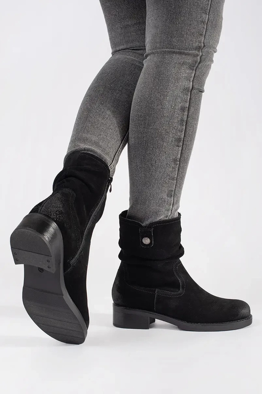 Bottines Noires En Cuir Avec Tige... Bottines Noires En Cuir Avec Tige...