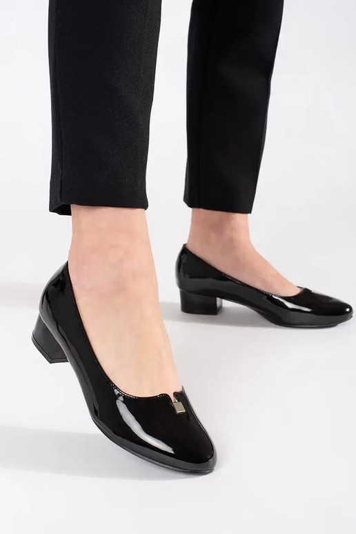 Talons hauts noirs effet vernis à...