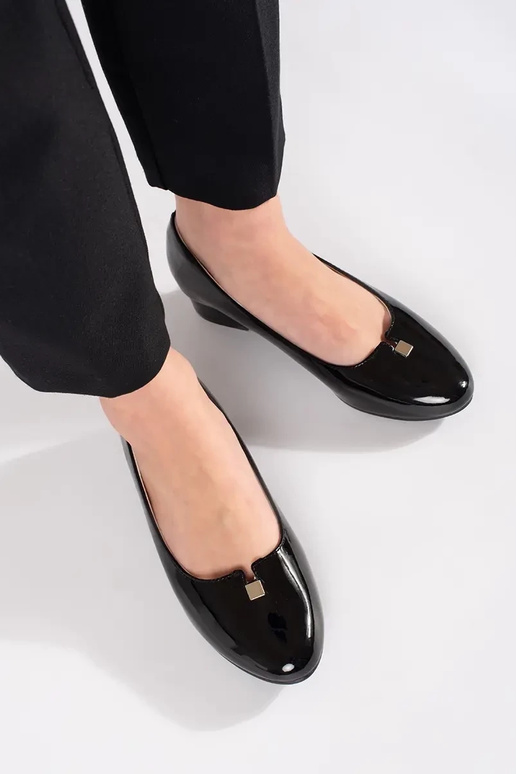 Talons hauts noirs effet vernis à...