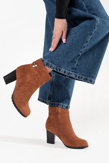 Bottines marron en daim 2