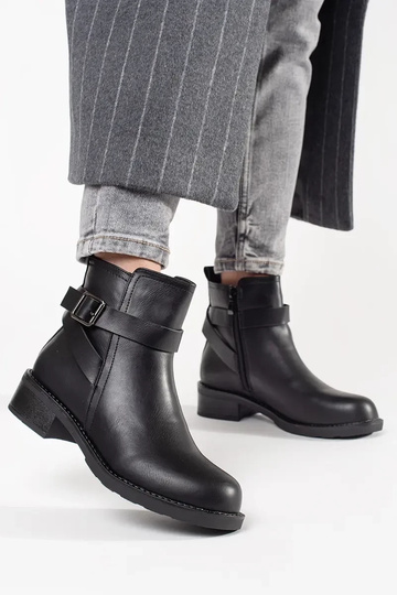 Chaussures noires à talons... 2