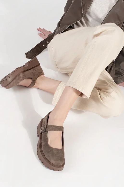 Mocassins en daim beige avec plateforme